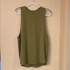 Alphalete Men’s Medium Olive Cutoff Shirt